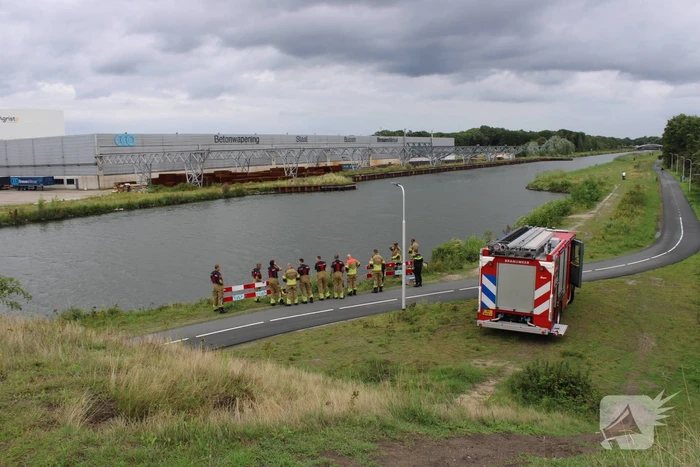 Zoekactie in water na aantreffen visspullen