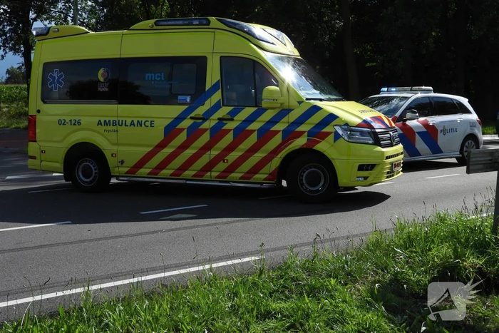 Automobilist schept fietser op oversteekplaats
