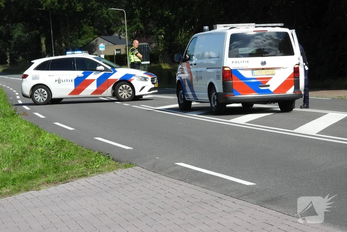 Automobilist schept fietser op oversteekplaats