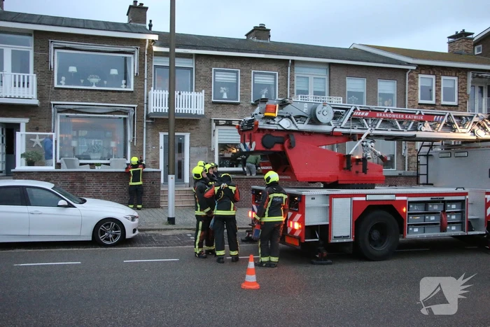 Dakrand raakt los door harde wind