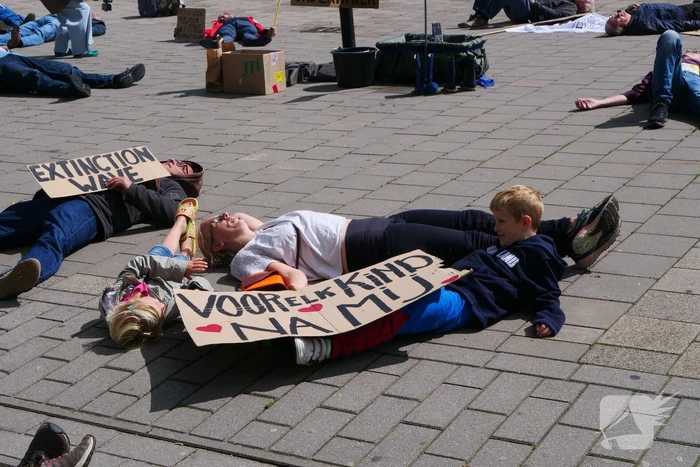 Luchtalarm is klimaatalarm Extinction Rebellion