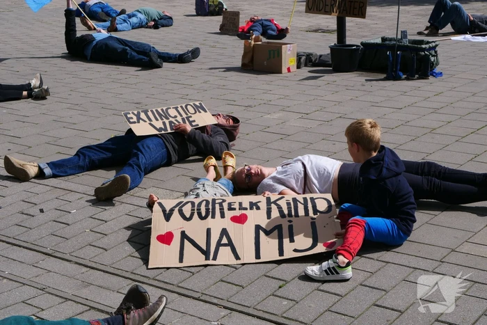 Luchtalarm is klimaatalarm Extinction Rebellion