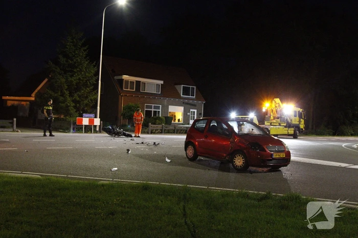 Motorrijder gewond bij botsing met auto