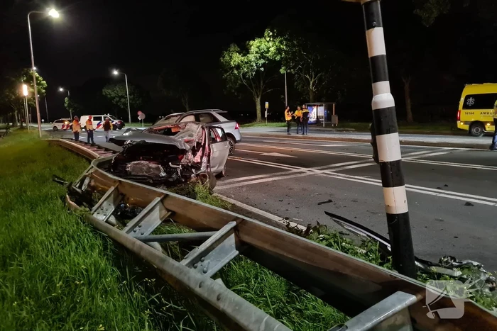 Flinke ravage na botsing tussen twee voertuigen