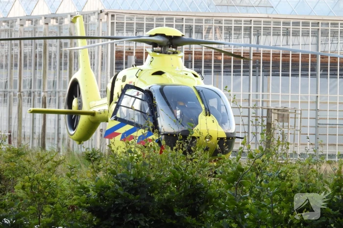Persoon ernstig gewond na val van paard
