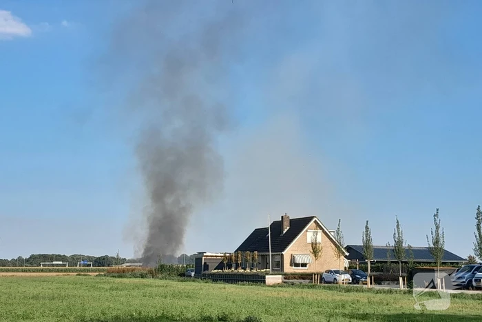 Grote brand op weiland