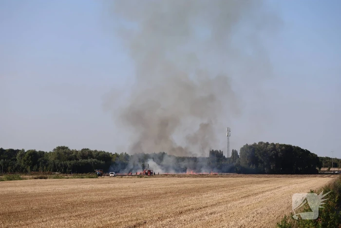 Grote brand op weiland