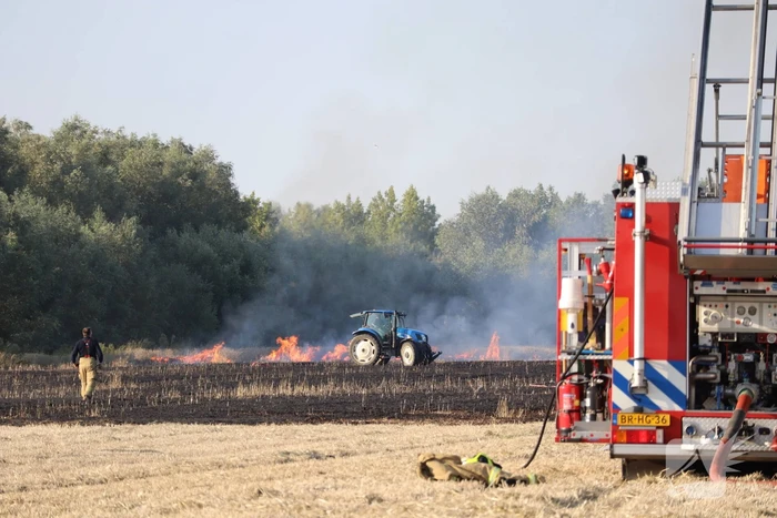 Grote brand op weiland