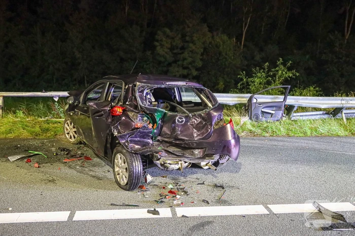 Enorme schade bij aanrijding op snelweg
