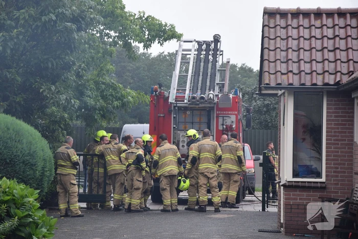 Uitslaande brand in houtverwerkingsbedrijf