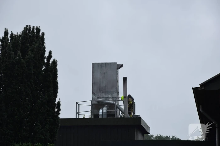 Uitslaande brand in houtverwerkingsbedrijf