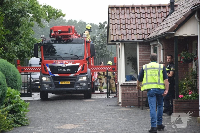 Uitslaande brand in houtverwerkingsbedrijf