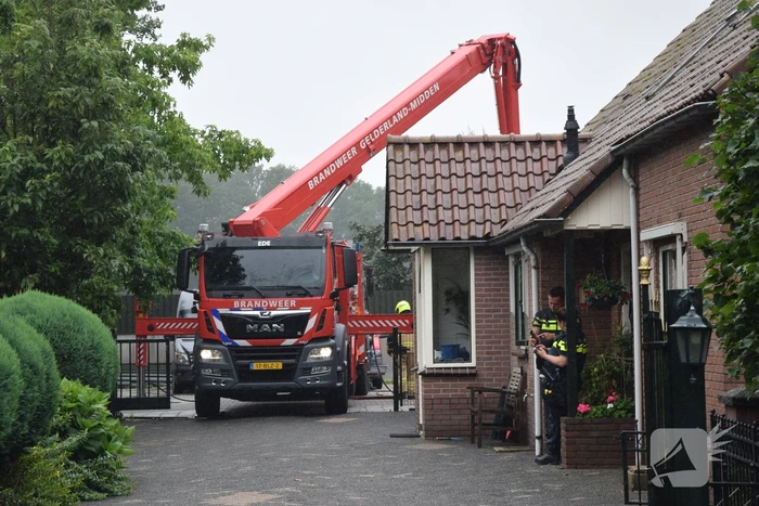 Uitslaande brand in houtverwerkingsbedrijf