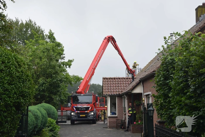 Uitslaande brand in houtverwerkingsbedrijf