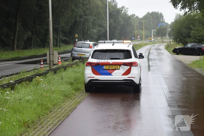 Eenzijdige aanrijding tegen wegafscheiding