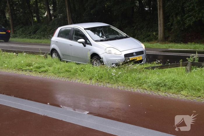 Eenzijdige aanrijding tegen wegafscheiding