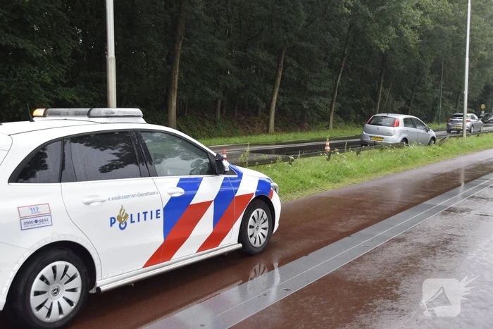 Eenzijdige aanrijding tegen wegafscheiding