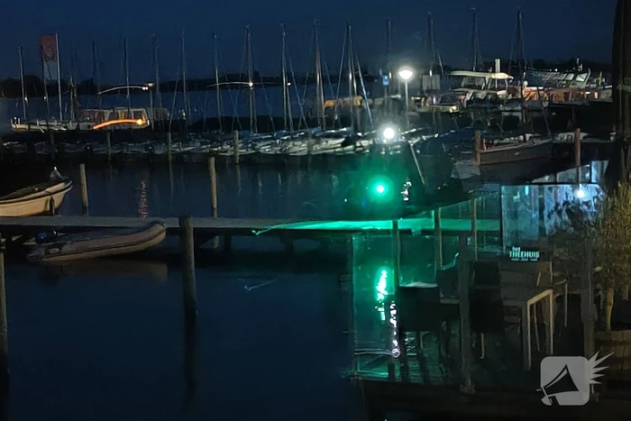 Boot mogelijk omgeslagen op water