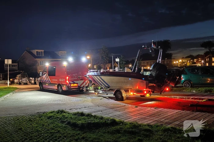 Boot mogelijk omgeslagen op water