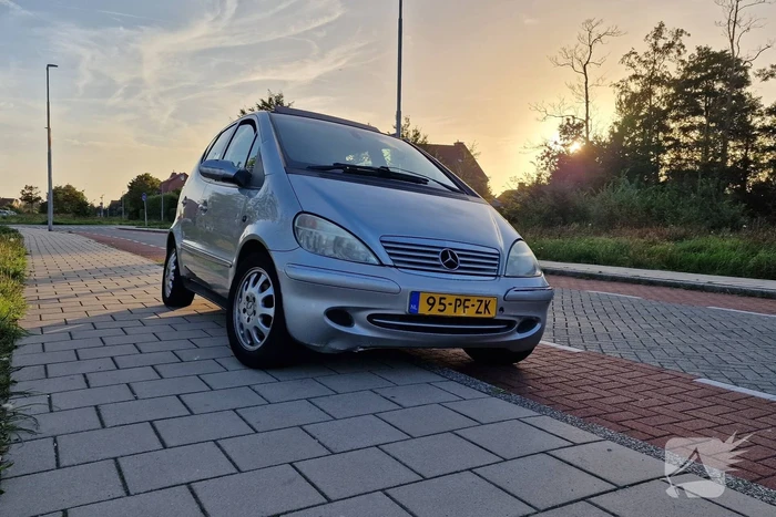 Bestuurder onder invloed rijdt e-bikker aan