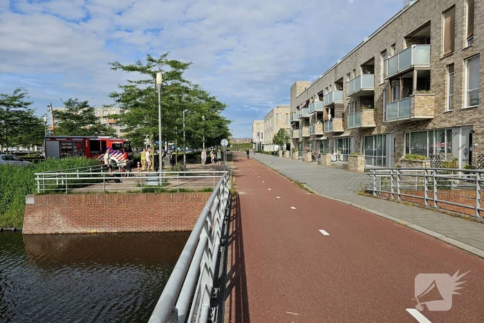 Bewoner gecontroleerd op inademen van rook bij keukenbrand