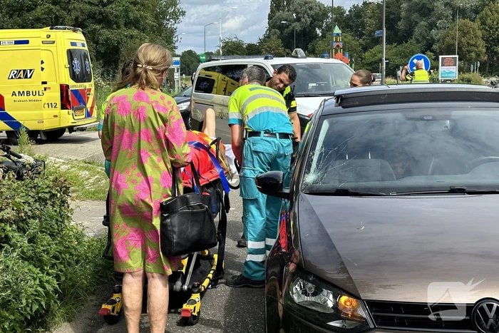 Overstekende fietser aangereden door automobilist