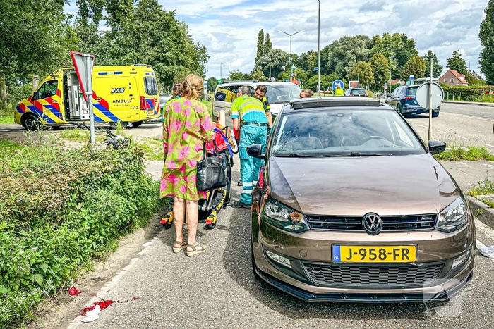 Overstekende fietser aangereden door automobilist