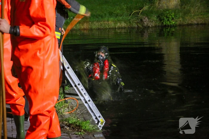 Zoektocht naar mogelijk te water geraakte scooterrijder