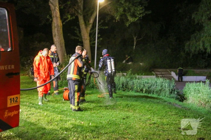 Zoektocht naar mogelijk te water geraakte scooterrijder