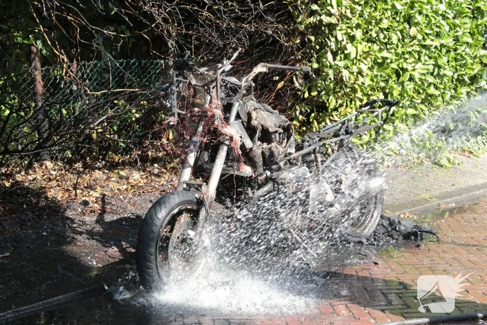 Motor vat vlam tijdens het rijden