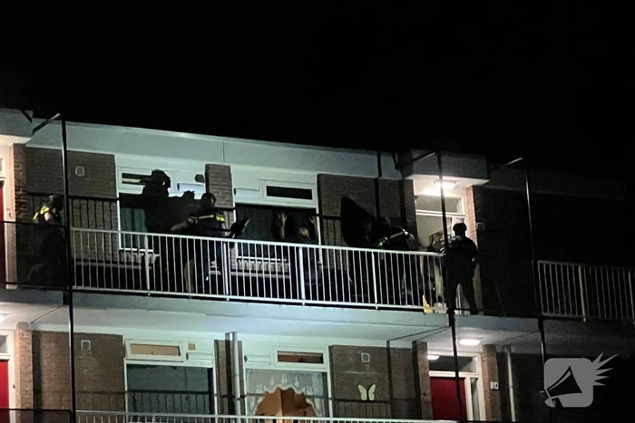 Meerdere aanhoudingen na inval in flatwoning
