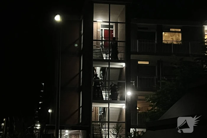 Meerdere aanhoudingen na inval in flatwoning
