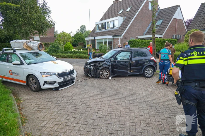 Veel schade bij botsing in Bovenmaten