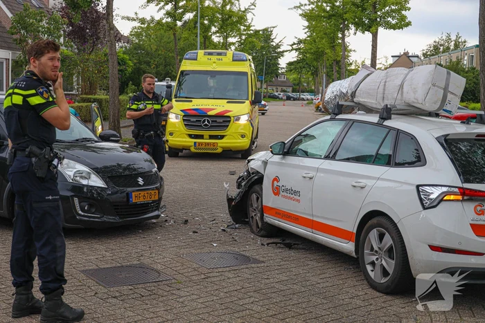 Veel schade bij botsing in Bovenmaten