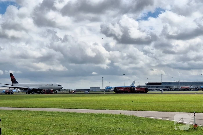 Grote brandweerinzet voor vliegtuig