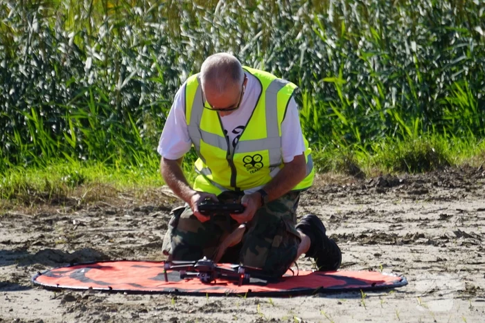 Grote zoekactie na aantreffen step bij pont over water