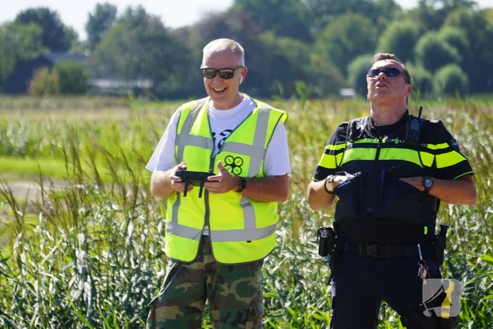 Grote zoekactie na aantreffen step bij pont over water