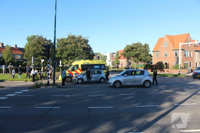 Scooterrijder ernstig gewond na frontale aanrijding