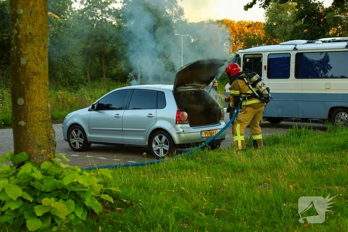 Veel schade aan auto door brand