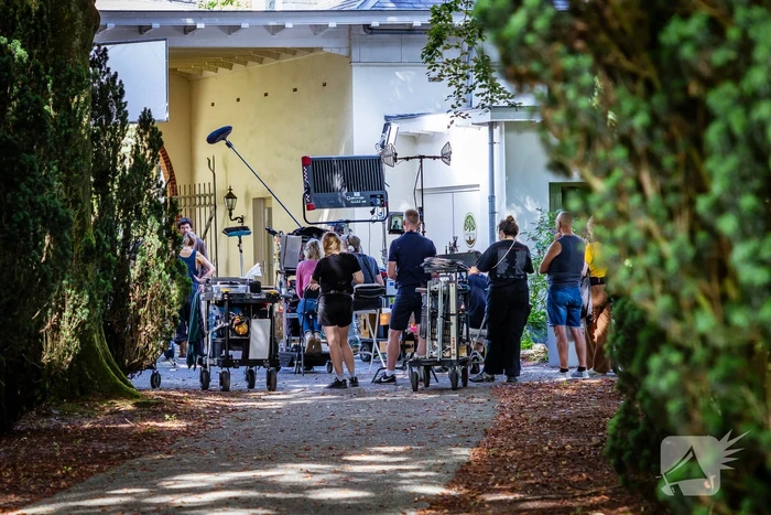 Filmopnames jeugdserie 'Hein' op begraafplaats