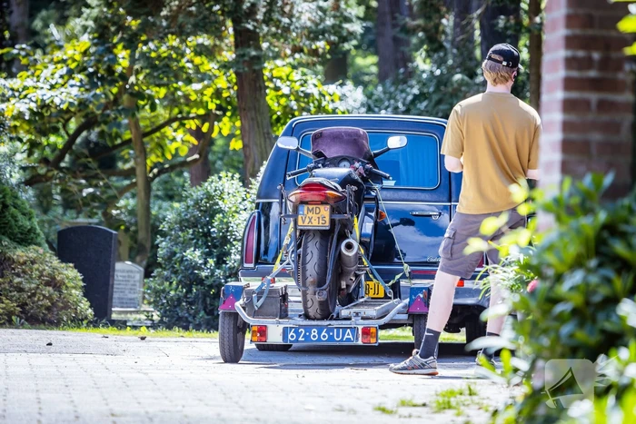 Filmopnames jeugdserie 'Hein' op begraafplaats