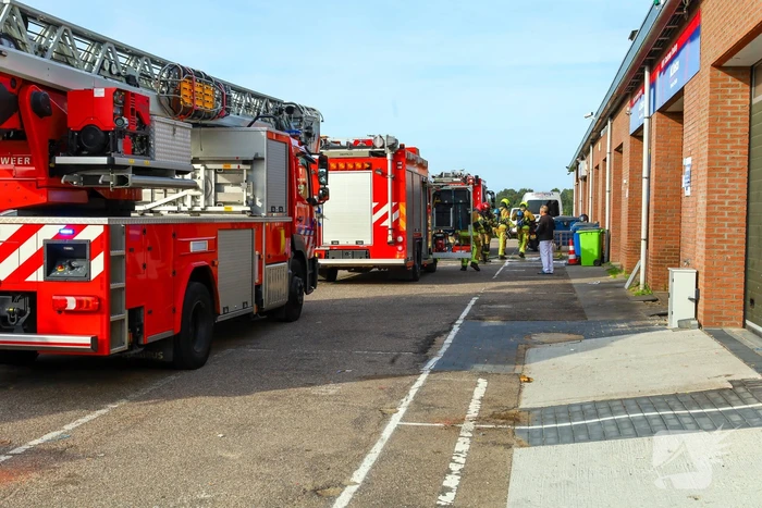 Brandweer voorkomt flinke brand in garagebedrijf