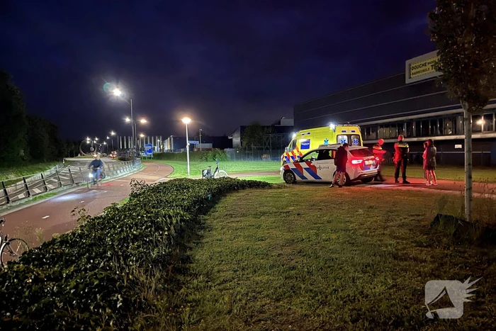 Fietsers botsen en raken gewond