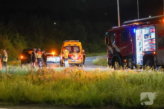 Automobilist vlucht na botsing op oprit