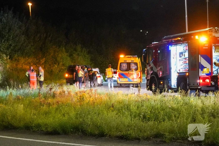Automobilist vlucht na botsing op oprit