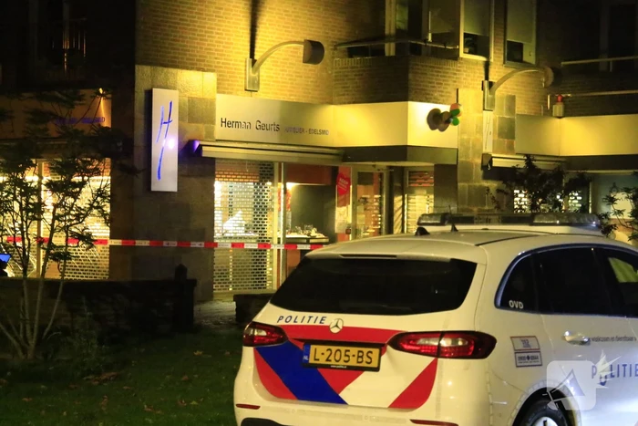 Achtervolging na ramkraak op juwelier