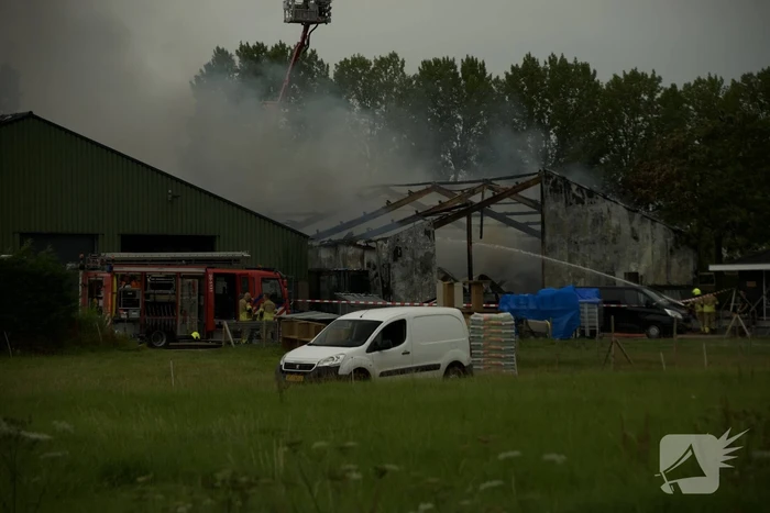 Boerderijwinkel verwoest door brand