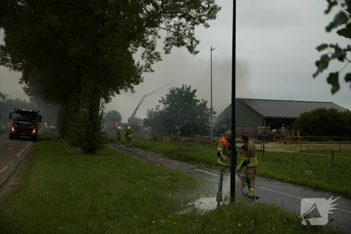 Boerderijwinkel verwoest door brand
