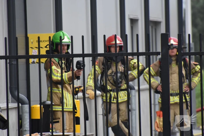 Grote brand bij Picnic, drie elektrische wagens in de fik