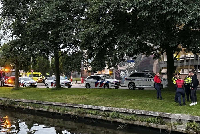 Persoon uit water gered
